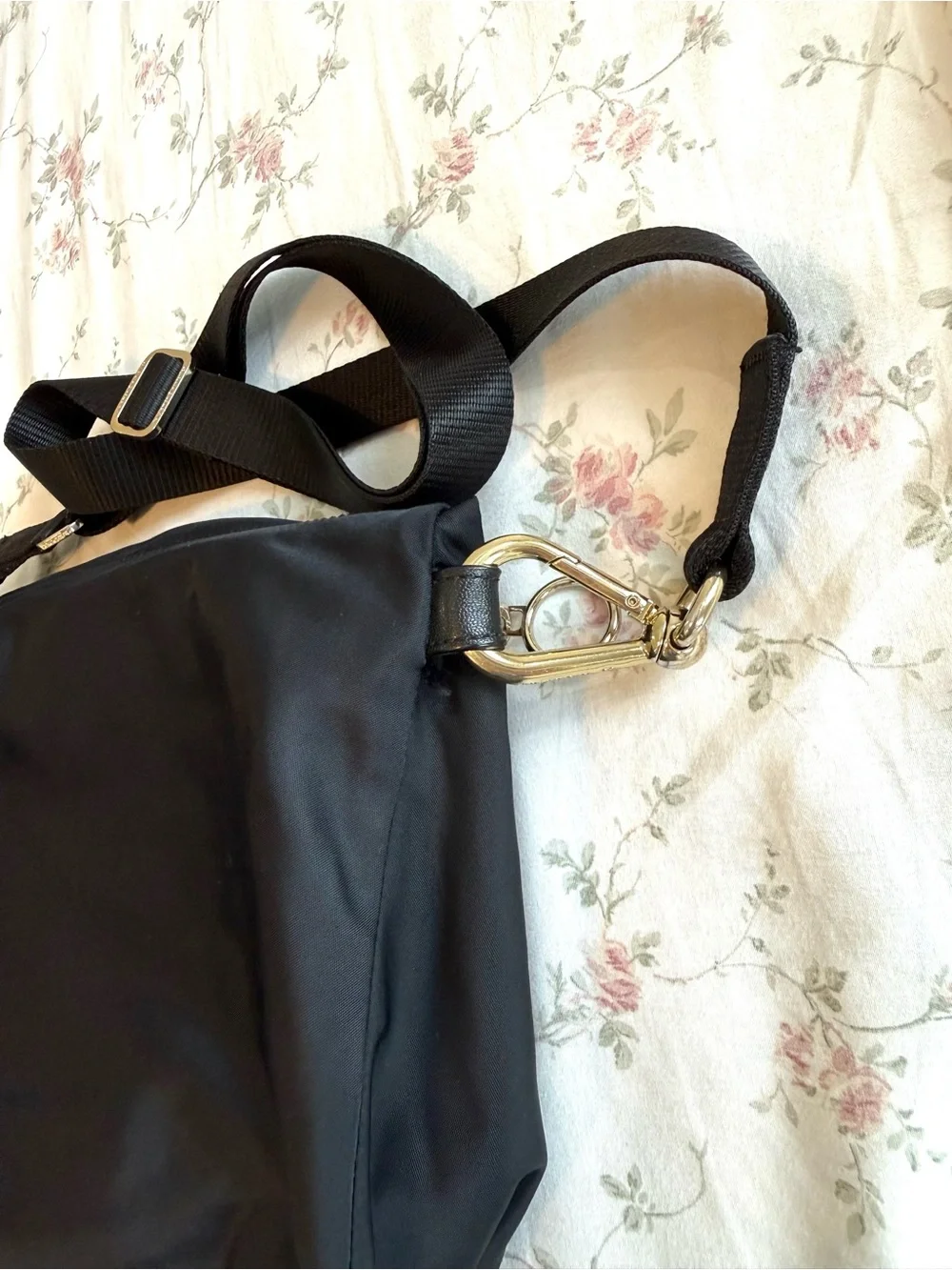 Lululemon Athletica Everywhere All Night Festival Black Gold 5L Crossbody Bag